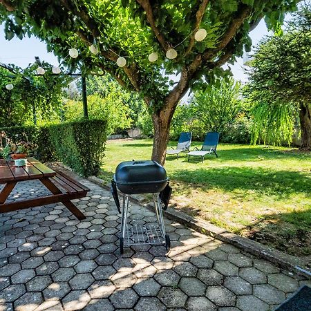 Emmy'S Guesthouse Sparta Bagian luar foto