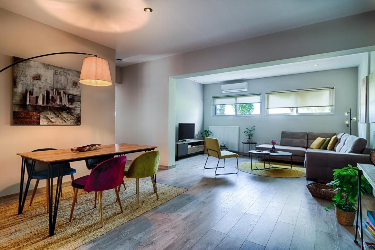 Emmy'S Guesthouse Sparta Bagian luar foto